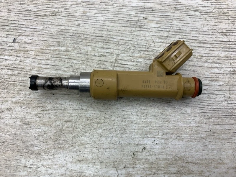 Форсунка топливная TOYOTA PRIUS 2009 2320939146 ХЭТЧБЕК 2ZR-FXE