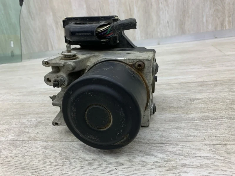 Блок АБС Toyota Rav4 2006 4405042230 ВНЕДОРОЖНИК 2AD-FTV