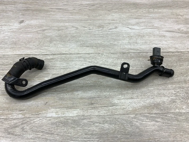 Трубка системы охлаждения Volkswagen Scirocco 2009 5N0121065 ХЭТЧБЕК CBDB