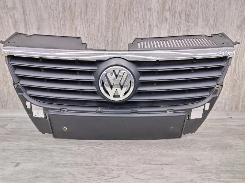 Решетка радиатора VOLKSWAGEN PASSAT B6 2008 3C0853651AD СЕДАН CBAB CBA097329