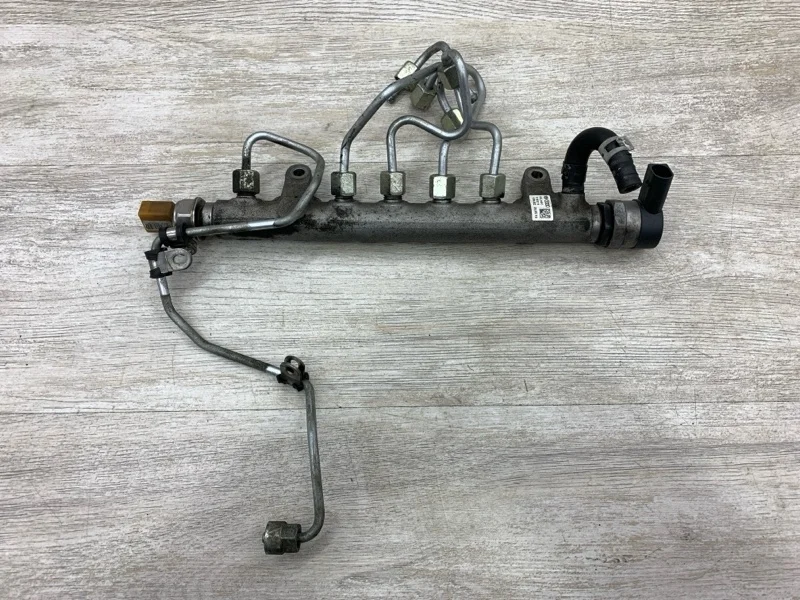 Рампа топливная Volkswagen Scirocco 2009 03L130089 ХЭТЧБЕК CBDB