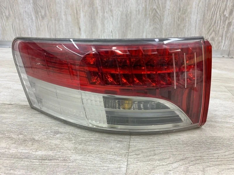 Фонарь TOYOTA AVENSIS 2010 8156105190 УНИВЕРСАЛ 2ZRFAE 2ZRU288506, задний левый