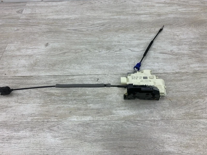 Замок двери Volkswagen Tiguan 2008 3C4839015A ВНЕДОРОЖНИК CBAB, задний левый