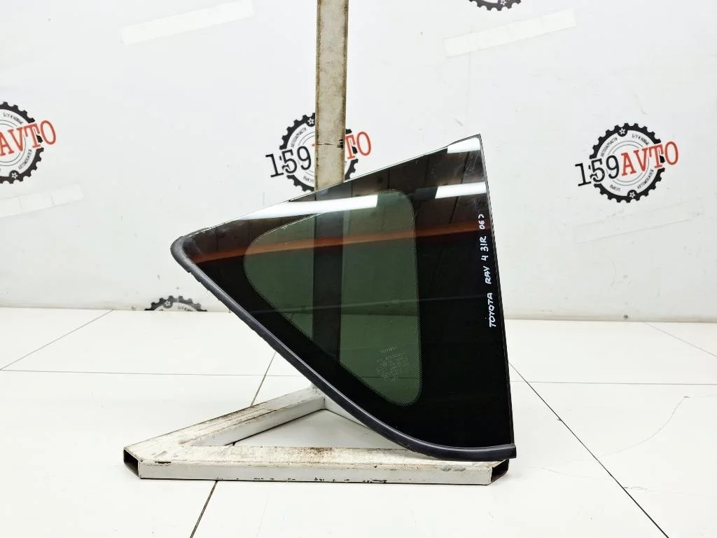 Стекло кузовное глухое правое Toyota RAV4 A30