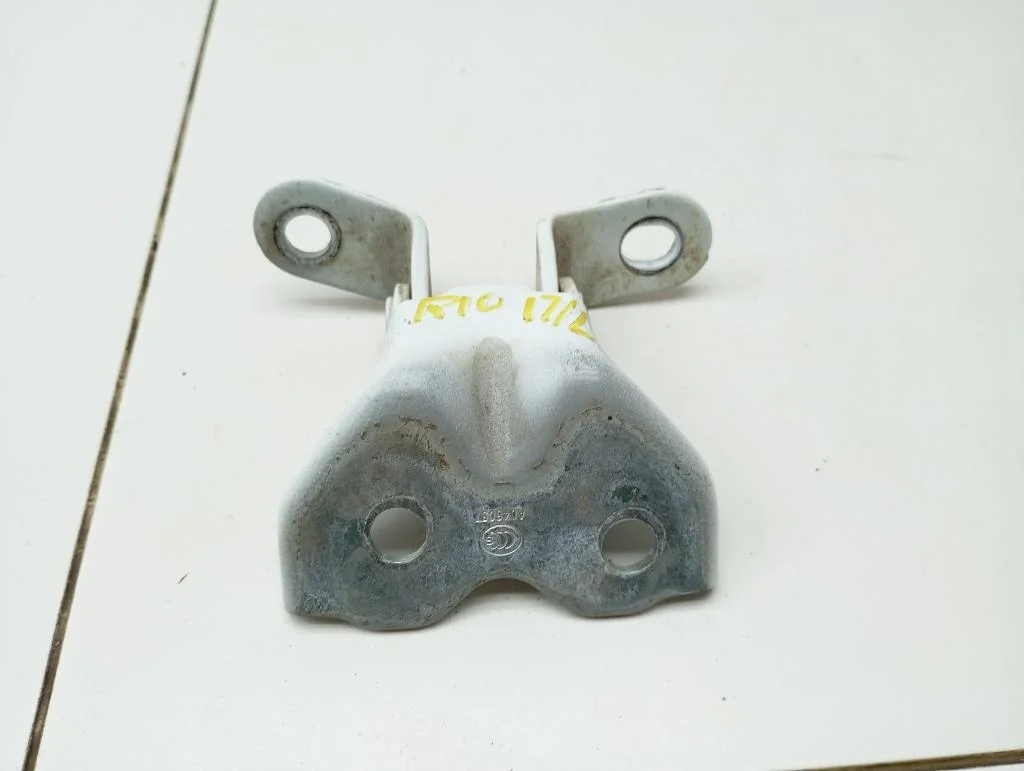 Петля двери передней левой нижняя Kia RIO 4 FB