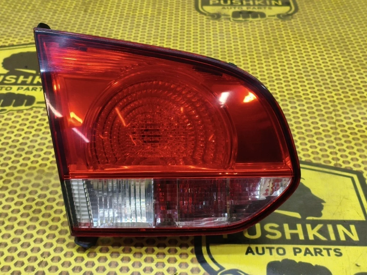 Фонарь крышки багажника Volkswagen Golf 2011 5K0945093AB MK6 BSE, левый