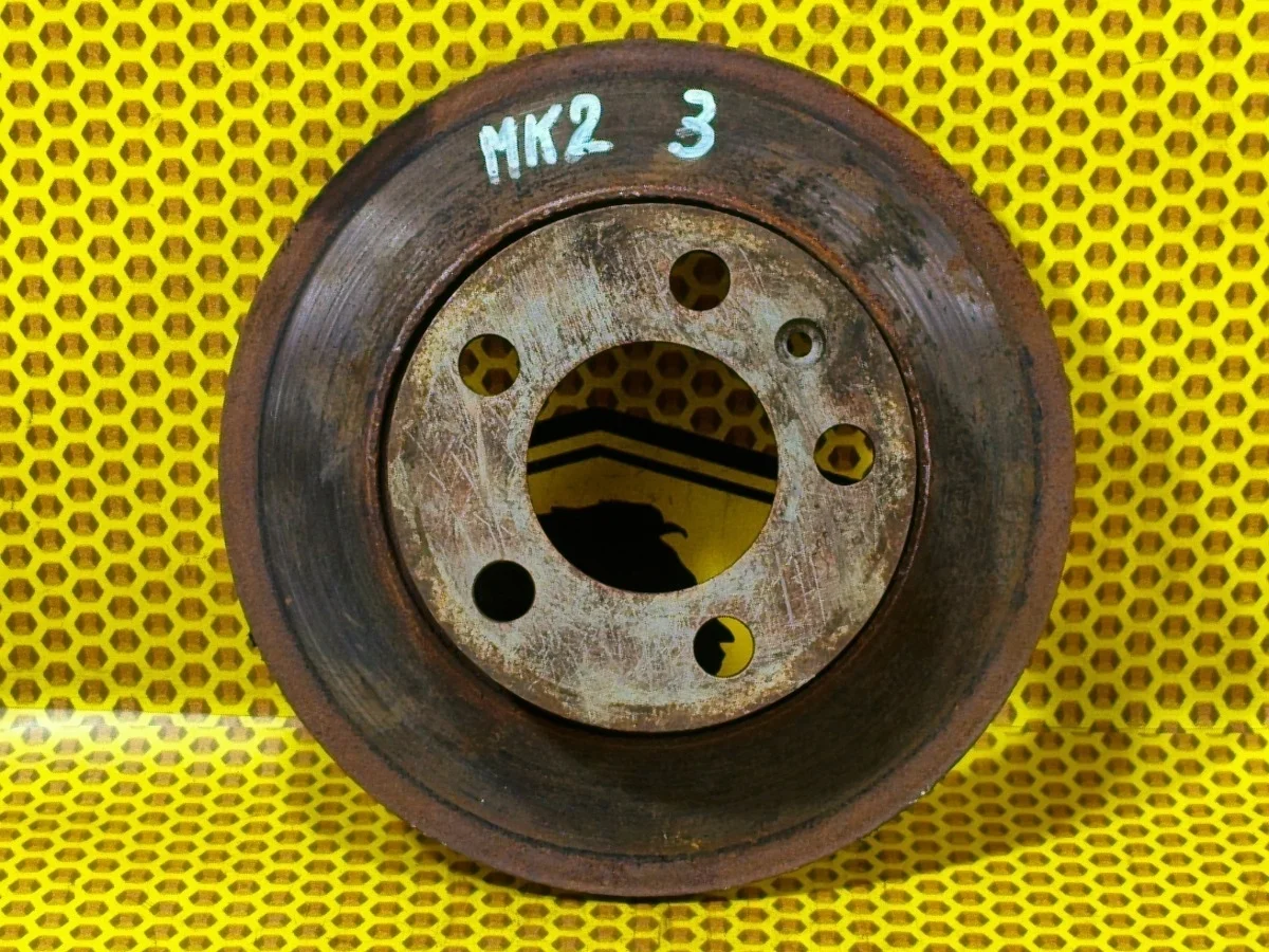 Диск тормозной Volkswagen Polo 2016 2Q0615601H MK2 CWVA, задний правый