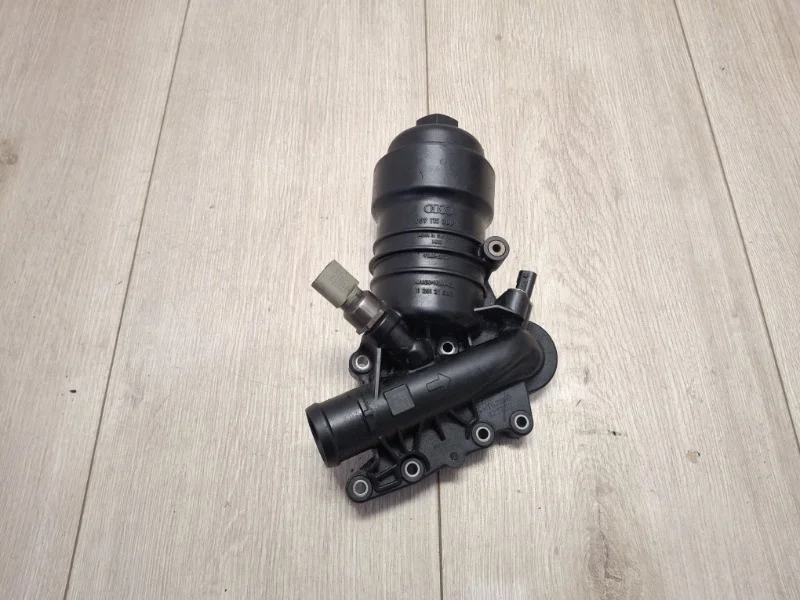 Масляный фильтр фланцем Audi Q7 2015- 4M