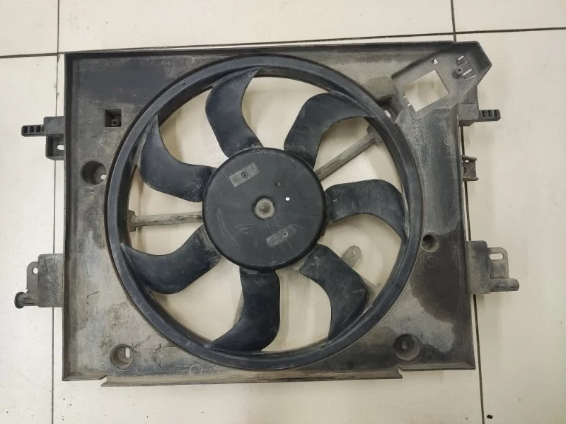 Вентилятор радиатора Renault Sandero 2