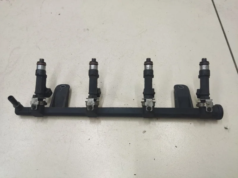 Рейка топливная (рампа) Renault Logan 1 СЕДАН