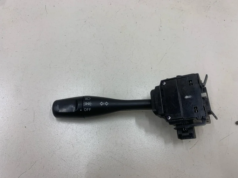 Переключатель поворотов подрулевой Mitsubishi