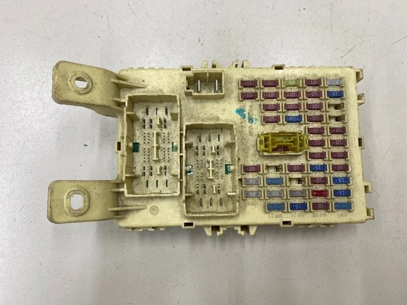 Блок предохранителей салонный Hyundai Solaris 1 RB