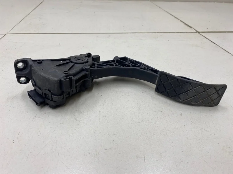 Педаль газа Volkswagen Polo 5 СЕДАН CFNA 2012