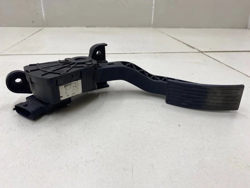 Педаль газа Kia Rio 3 QB ХЭТЧБЕК G4FC 1.6 БЕНЗИН