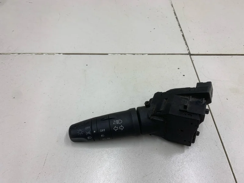 Переключатель поворотов подрулевой Nissan Almera 2