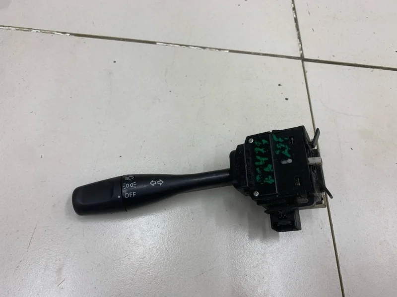 Переключатель поворотов подрулевой Mitsubishi