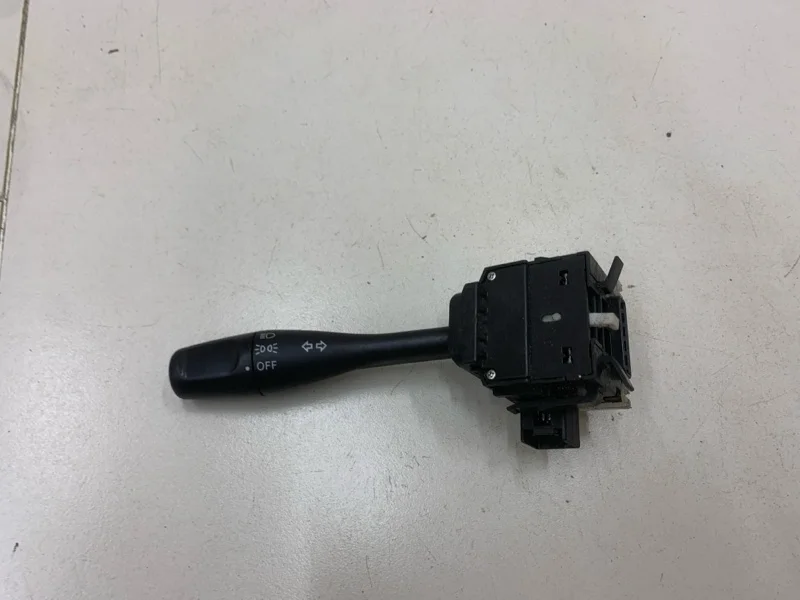 Переключатель поворотов подрулевой Mitsubishi