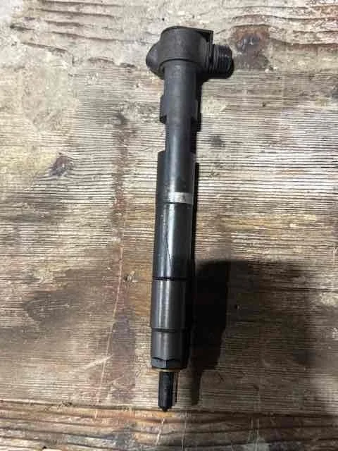 Форсунка Mercedes-Benz W205/S205/C205/A205 (2014—2018) A6510703287
 651921