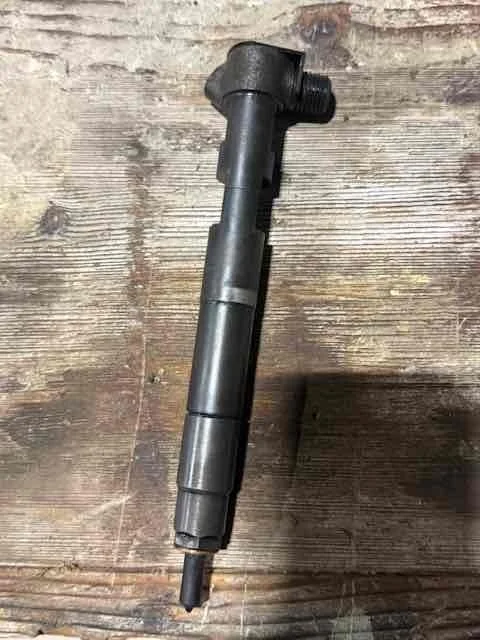 Форсунка Mercedes-Benz W205/S205/C205/A205 (2014—2018) A6510703287
 651921