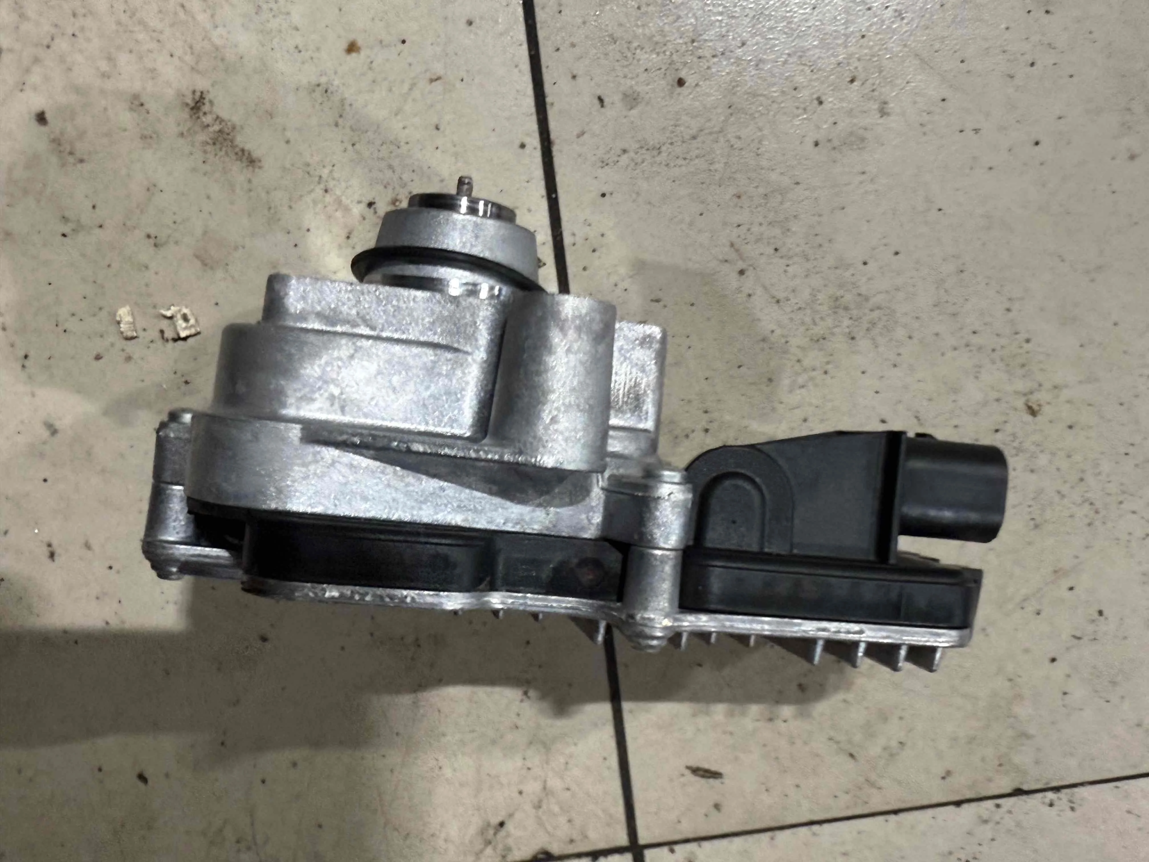 Электромотор раздаточной коробки BMW F25 рестайлинг (2014—2018) 27608643153
 n57d30a