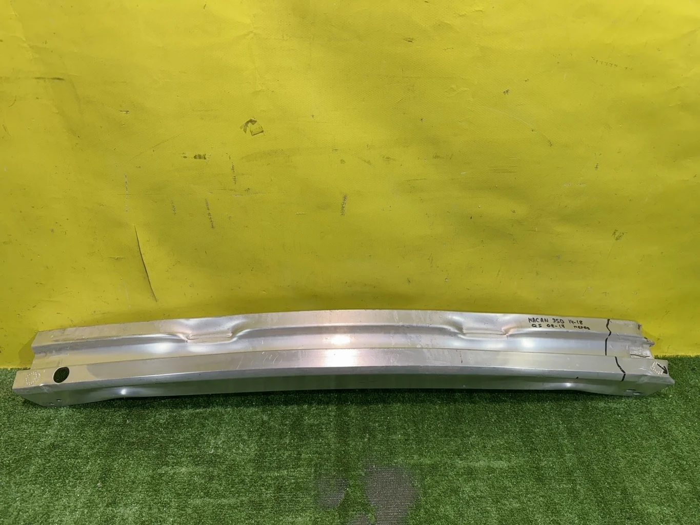 Усилитель заднего бампера  Porsche  Macan 95B 2013 8R0807313D 40779