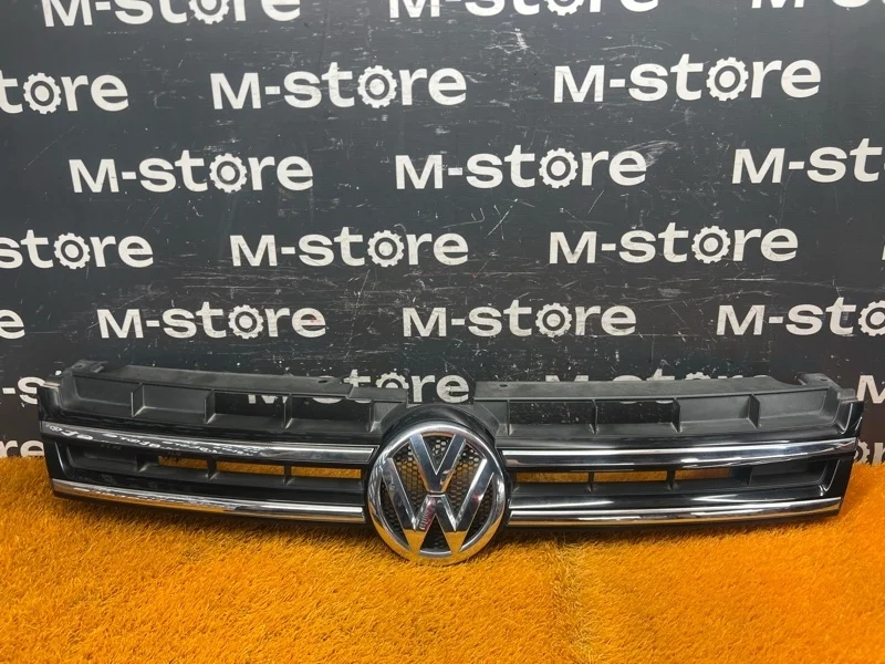 Решетка радиатора Volkswagen Touareg 2011 7P6853651A 7P CGRA