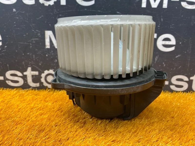 Мотор печки Land Rover Discovery 2005 JGC500010 L319 406PN