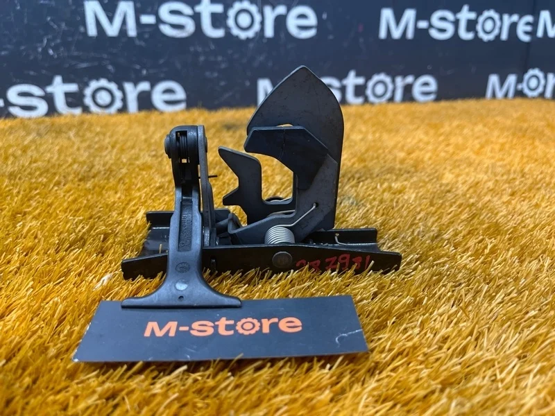 Замок капота Mercedes-Benz E-Class 2006 A2118800264 W211 272.943