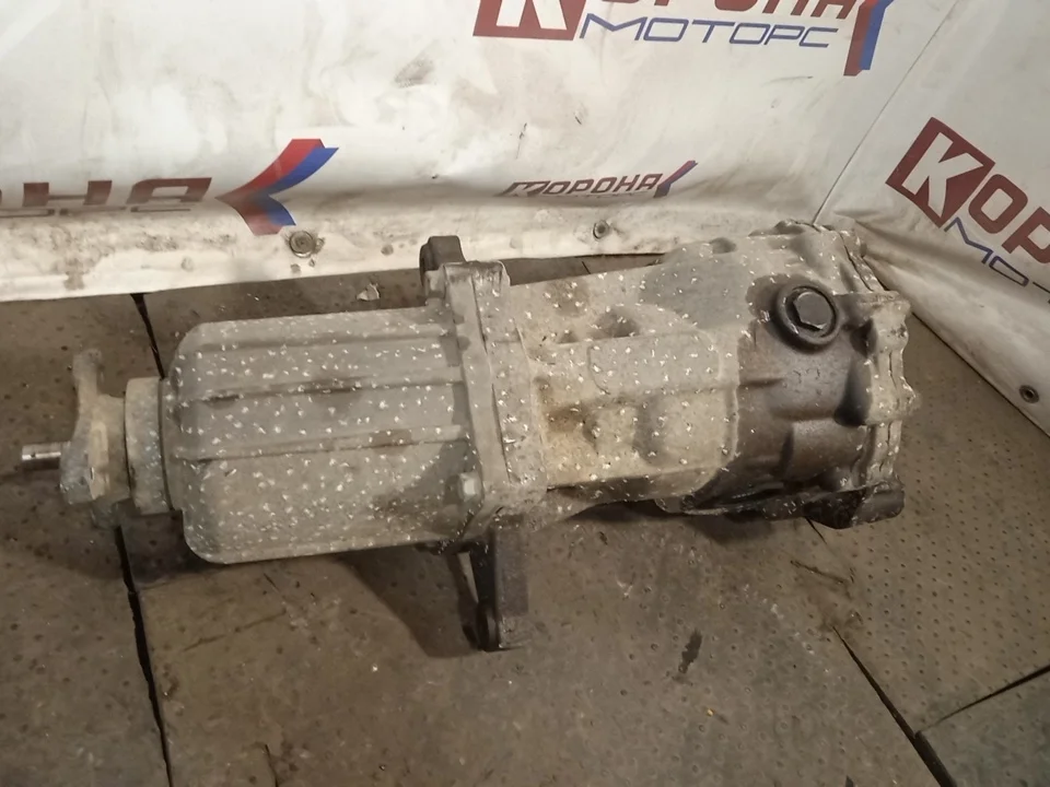 Муфта включения заднего привода D6EA Б/У В сборе с редуктором