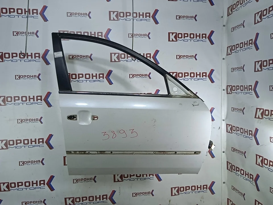 Дверь передняя правая Б/У потертости царапинки, мелкая вмятинка