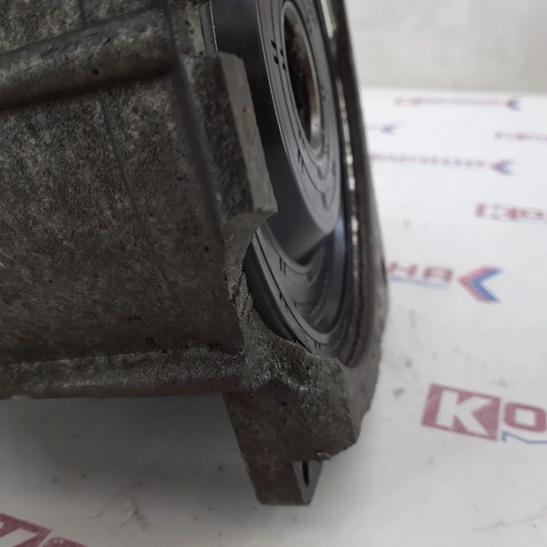 Муфта включения заднего моста Б/У отломано одно ухо крепления, отломаный кусочек есть