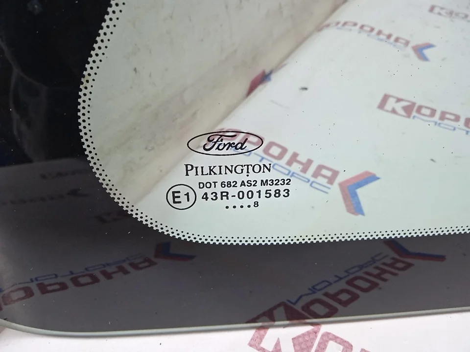 Стекло глухое правое "