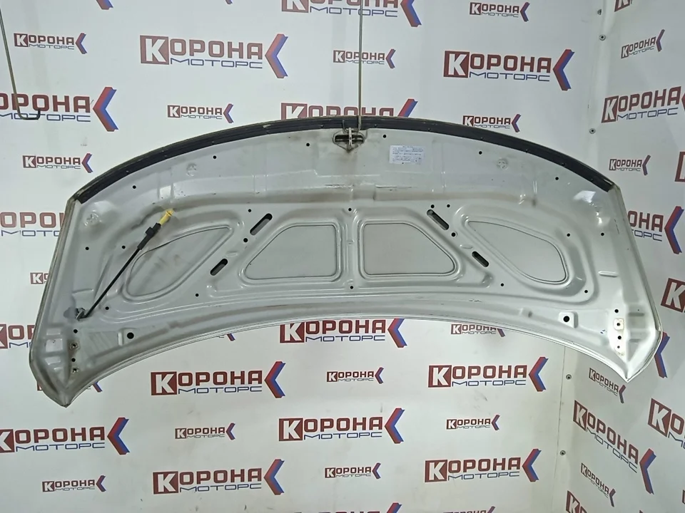 Капот Б/У вмятины