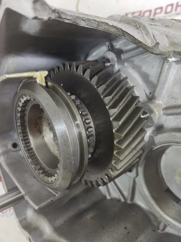 Раздаточная коробка AT Уценка полуразобрана,новая,повреждение корпуса