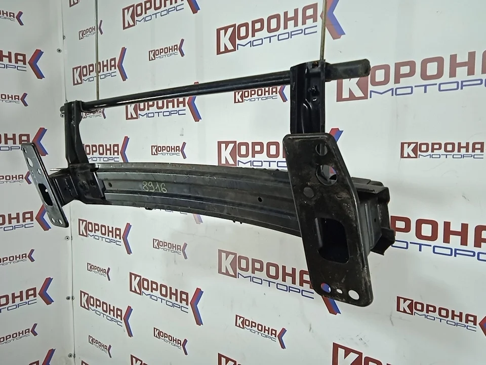 Усилитель переднего бампера Б/У оригинал, вместе с трубой 865601Y000