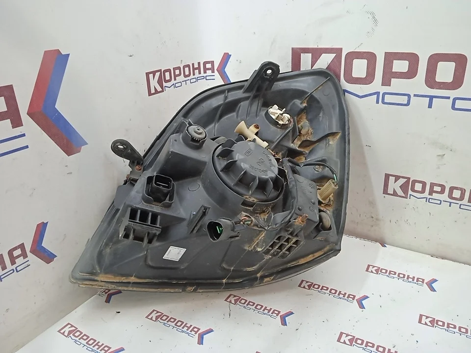 Фара механика правая Б/У под палировку