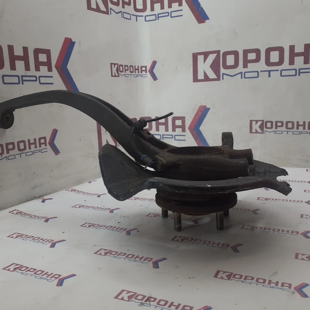 Кулак поворотный правый Б/У Оригинал