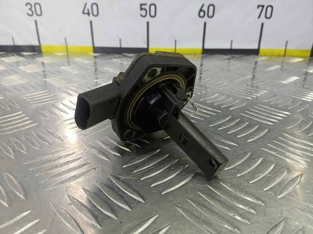 Датчик уровня масла Volkswagen Transporter T5 (20