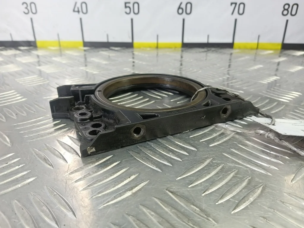 Крышка коленвала задняя Volkswagen Transporter T5