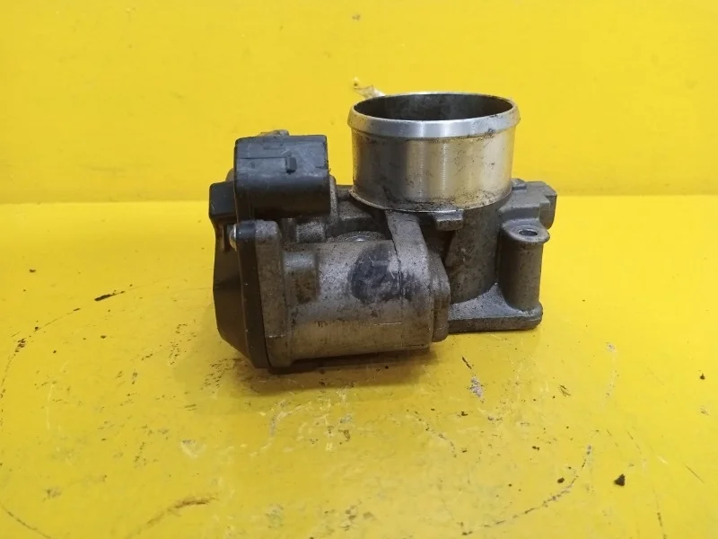 Дроссельная заслонка Kia Sorento 2 2012-2015