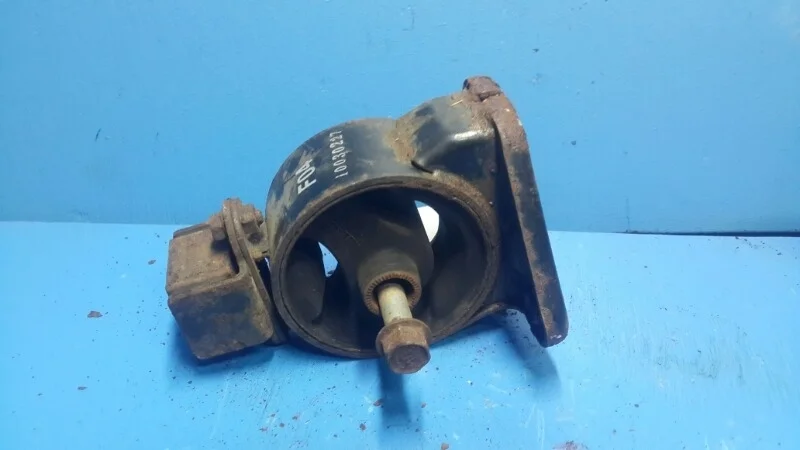 Опора двигателя Kia Sorento 2 2009-2012