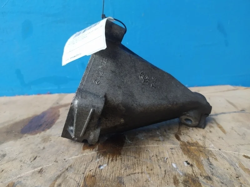 Кронштейн двигателя Mercedes-Benz -Class 2000-2008 W203