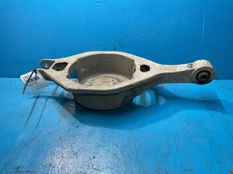 Рычаг поперечный Infiniti G 2008-2014