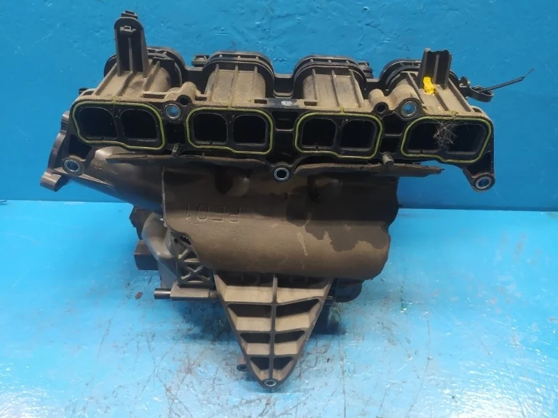 Коллектор впускной Mazda 3 2012-2017 PE0113100 PE-VPS