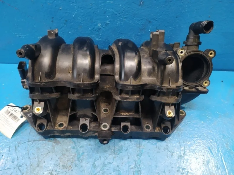 Коллектор впускной Volkswagen Polo 2002-2005