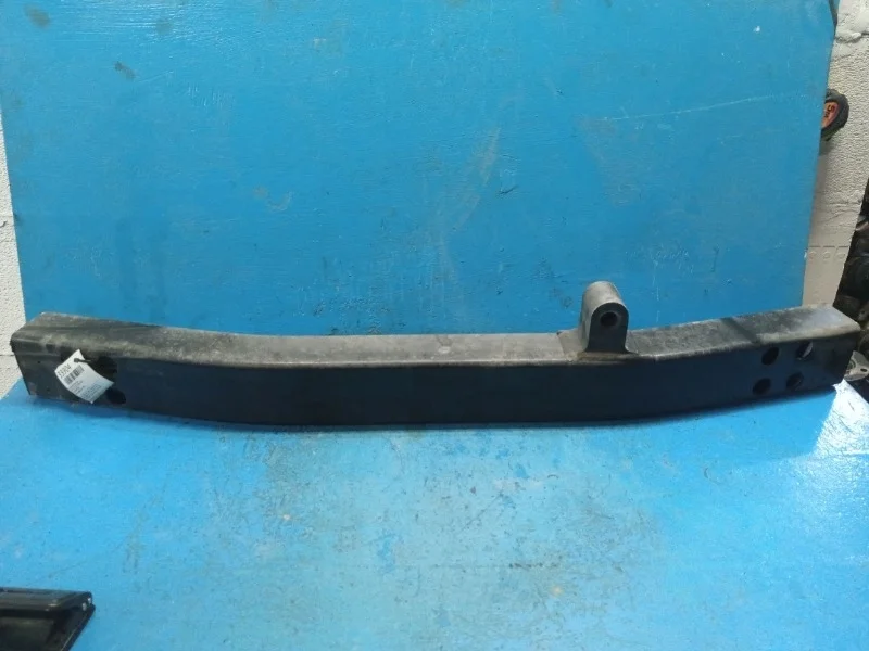 Усилитель бампера Infiniti G35 2006-2009