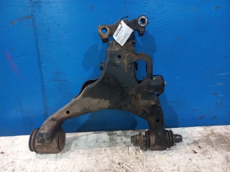 Рычаг подвески нижний Toyota Land Cruiser 200 2007-2019