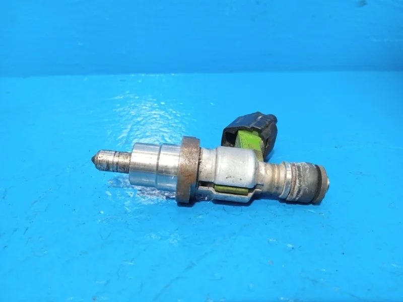 Форсунка топливная Toyota Avensis 2003-2009