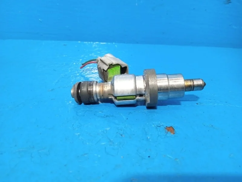 Форсунка топливная Toyota Avensis 2003-2009