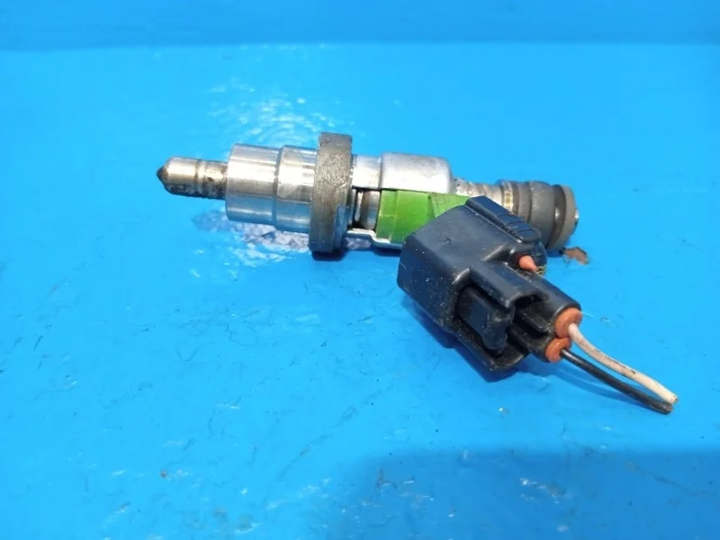 Форсунка топливная Toyota Avensis 2003-2009